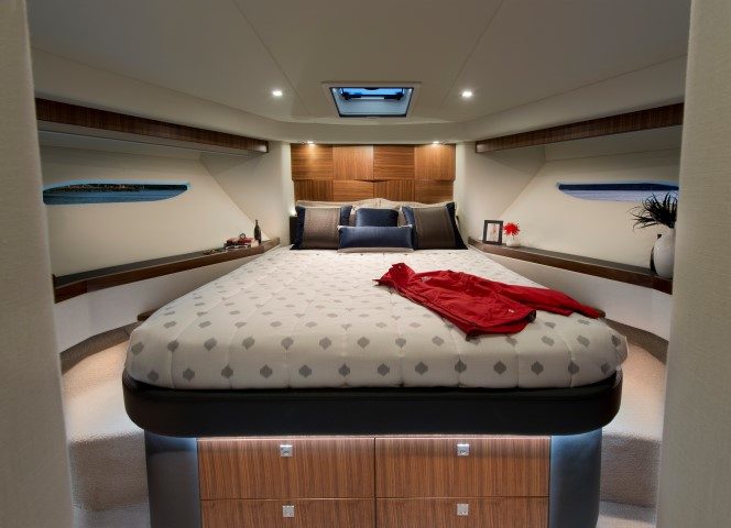 Riviera 6000 sports yacht