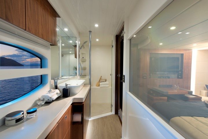 Riviera 6000 sports yacht