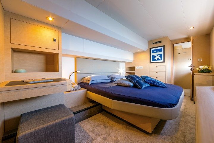 17/05/2017, Porquerolles (FRA,12), Fountaine-Pajot MY 44