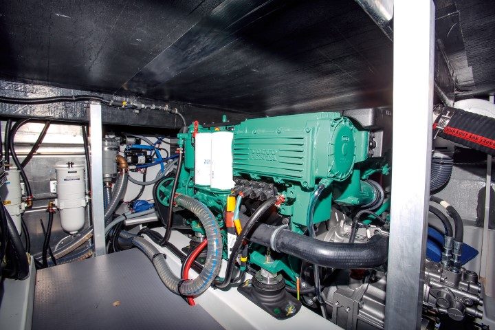 1R8A4105_cmyk (Small)