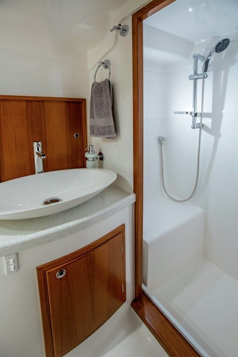 Salthouse Corsair bathroom A 2016 (Small)
